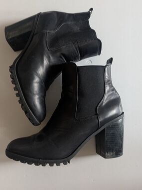 Black Heeled Chelsea Boots
